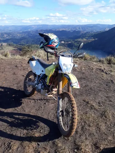 Suzuki drz400 emplacada