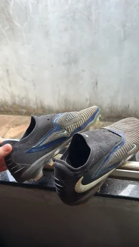 Chuteira Nike Phantom