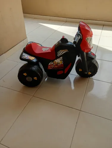 Moto elétrica infantil