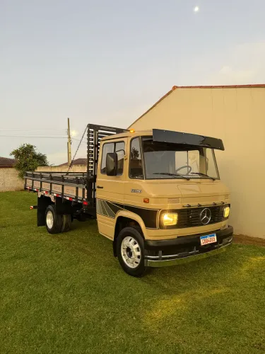 Mercedes 608 D