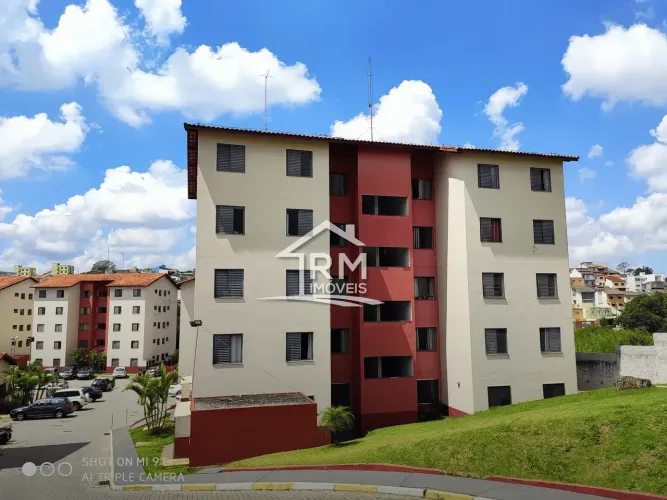 Aluga lindo apartamento no Alto dos Pinheiros, 2 dormitórios, 46 M², 1 vaga, 4° andar.