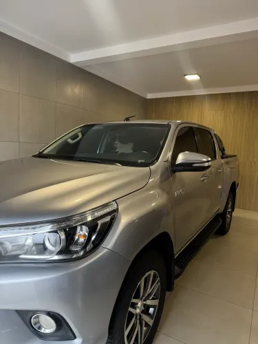 Toyota Hilux CD SRX 4X4 2.8 TDI 16V Diesel Aut. 2017