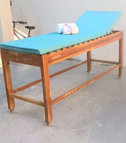  3 Macas de madeira envernizadas para estética 