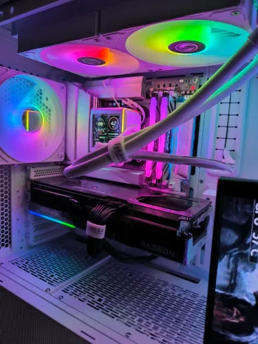 GAMING PC HAUT GAMME R7 9800X3D RX 9070XT