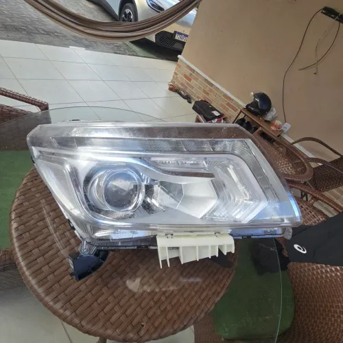 FAROL ORIGINAL FRONTIER LE 2017 A 2020 LADO DIREITO