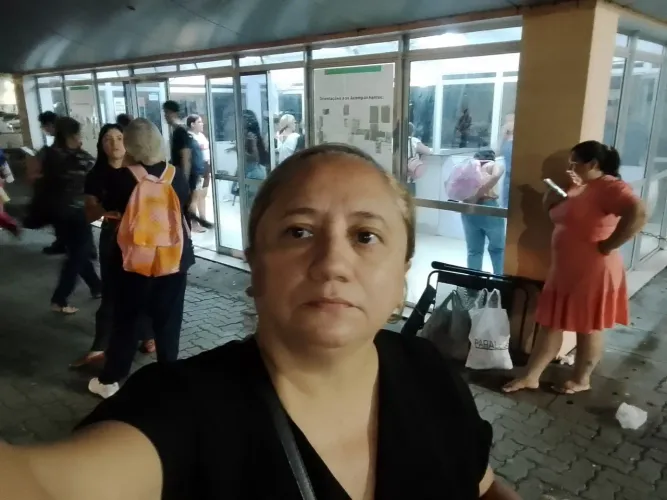 Trabalho como acompanhante hospitalar.