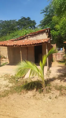 Vende-se essa casa na vila São Raimundo no Dirceu Teresina 