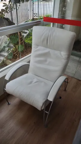 Poltrona de Couro Percival Lafer -  retro recliner armchair