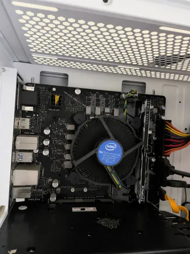 Vendo esse kit com o processador i5-10400 com placa mãe H510MH/E 2.0