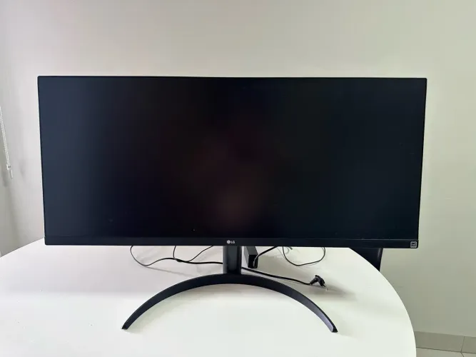 Monitor LG Ultrawide 34" 34WP550-B IPS 2560x1080 21:9 75Hz HDR10 FreeSync Ajuste de Altura