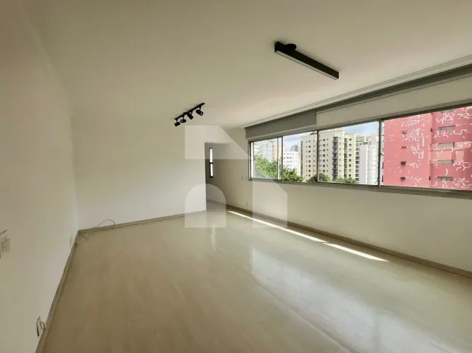 Apartamento 3 dormitórios, 1 suíte e 2 vagas em Higienópolis, reformado e semi mobiliado