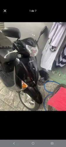 Vendo uma Honda lead 2011