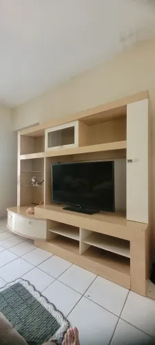 Estante de sala