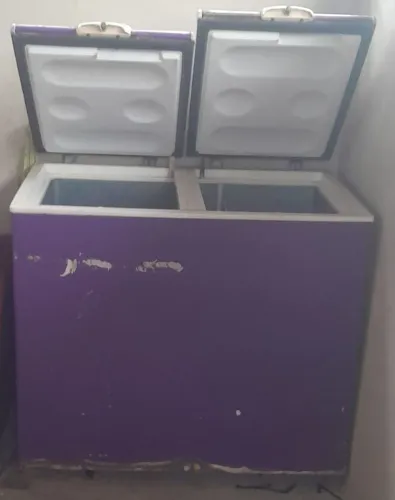 Vendo freezer E chapa de hambúrguer.