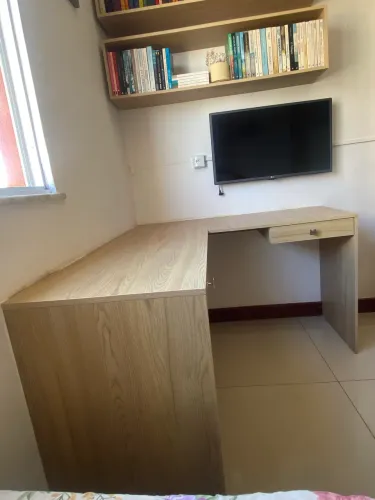 Escrivaninha L MDF cor madeira