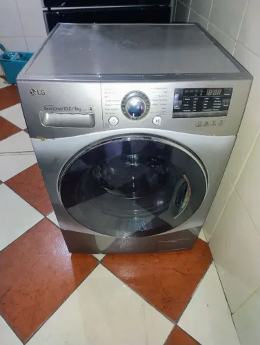 Vendo máquina de lavar roupa LG (lava e Seca)