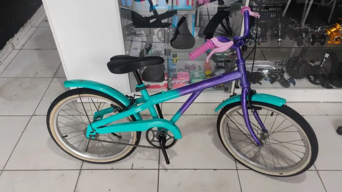 Bicicleta feminina infantil aro 20 usada 