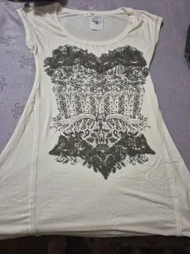 Blusinha veste leg, tam G. Estampa de corselet
