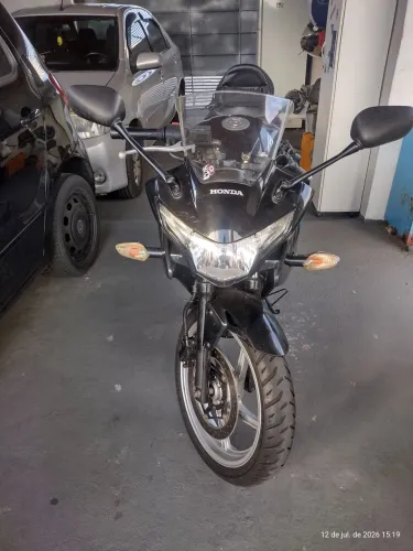Vendo CBR 250r preta 