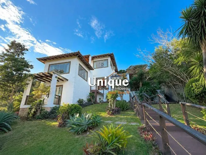 Casa na Ferradura, a 200m da Praia, para venda ou temporada