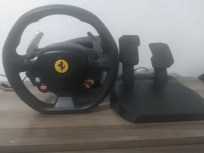 Volante thrustmaster simulador Ferrari 488 elite
