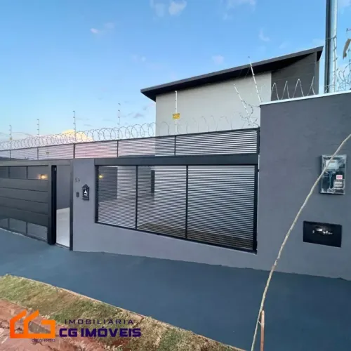 Casa á venda com 2 quartos sendo 1 suíte com closet no Água Limpa Park em Campo Grande - M