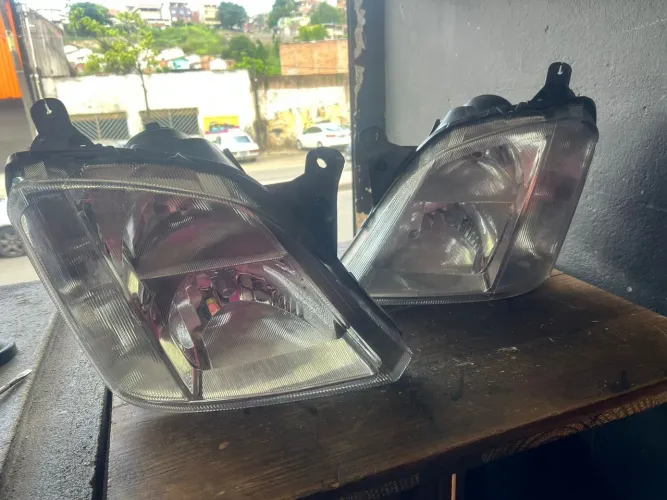 Par Farol Chevrolet Meriva 2003 Á 2012 Mascara Cromada