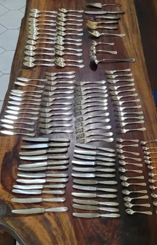 Faqueiro em inox usado
