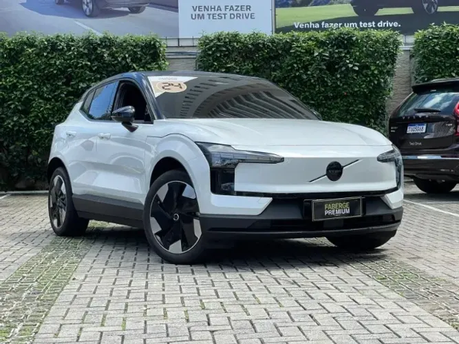 Volvo EX30 E60 Plus (elétrico) 2024