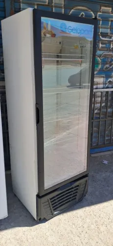 Vendo um expositor gelopar em bom funcionamento