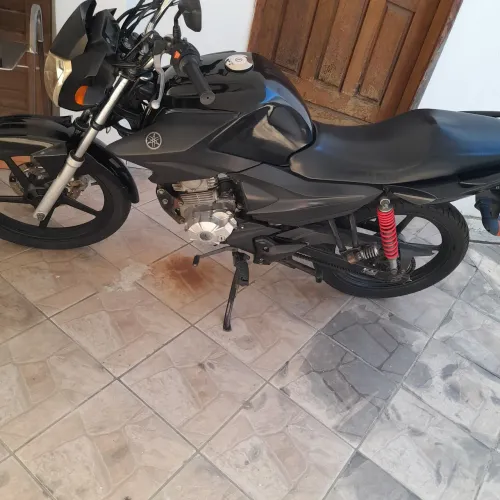 Moto Yamara factor 125c