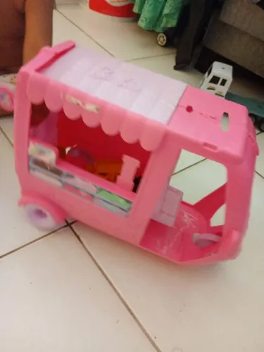 Barbie Ice Cream Truck (Caminhão de Sorvete da Barbie)