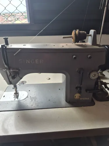 Máquina de costura industrial