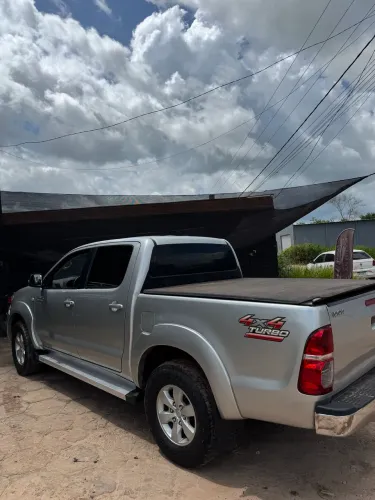 Toyota Hilux CD SRV D4-d 4X4 3.0 TDI Diesel AUT 2011