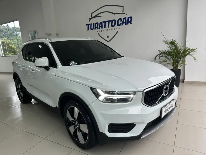 Volvo XC40 T-5 Moment First Edit 2.0 252cv AWD 2019