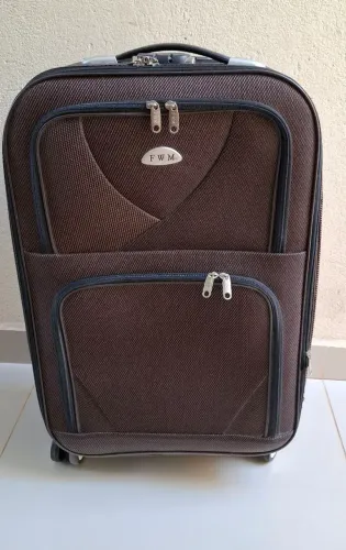 Mala de viagem usada