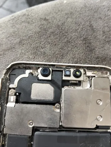 iPhone para retirada de peças