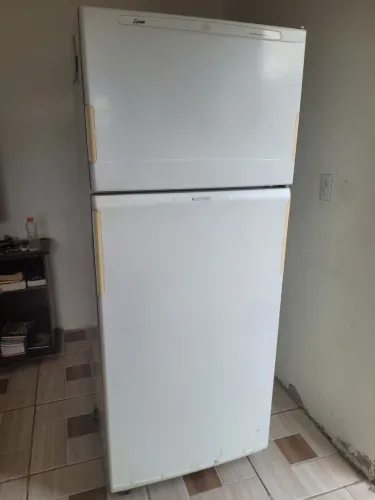 Geladeira Brastemp Frost Free Zyrium Litros - 110V