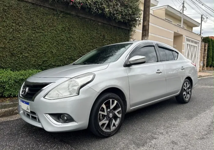 Nissan Versa SL 1.6 16V Flexstart 4P Mec. 2016