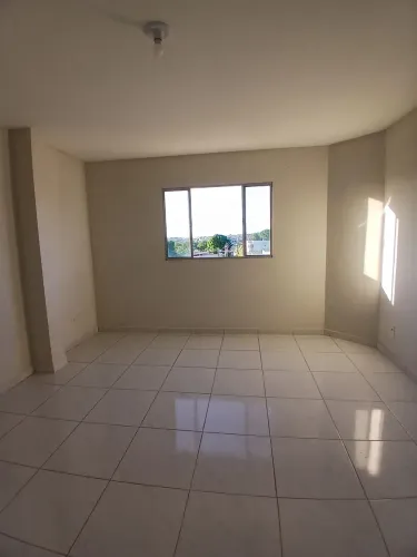 700 com água e luz incluso 