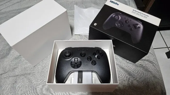 8Bitdo 64 Bluetooth Controller