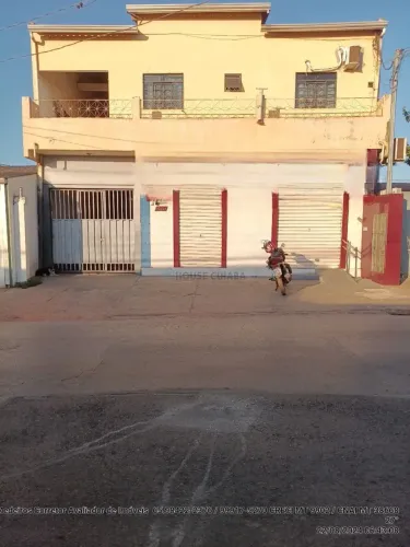 Sobradinho na avenida principal Av. Torquato do bairro jardim Vitoria em Cuiabá