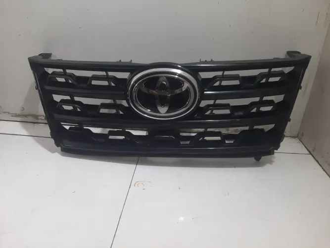Grade parachoque dianteiro toyota Hilux sw4 2021 2022 2023 2024 original 