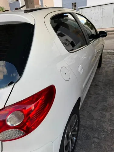 Peugeot 207 XR 1.4 Flex 8V 5P 2013