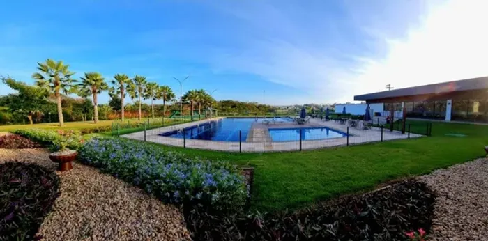 Lote nascente bem acima do padrão com 378m² na Cidade Alpha
