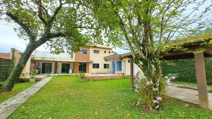 Linda casa no Jardim das Rosas para Venda em Penedo