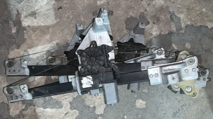 Elevador Manual do Vidro Traseiro Direito Renault Logan Novo