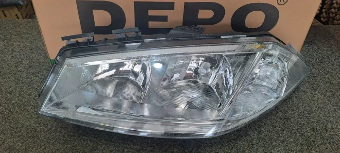 Farol Megane 2006/ 2013  esquerdo PRODUTO NOVO 