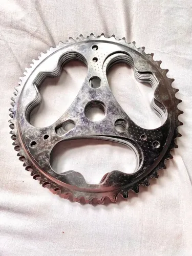 Coroa de bicicleta 46 dentes modelo Paralelo Monark de 79 a 84