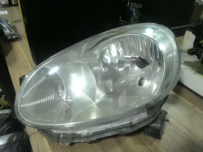 Farol Esquerdo Nissan March 2012 a 2018 26060 1HL0A